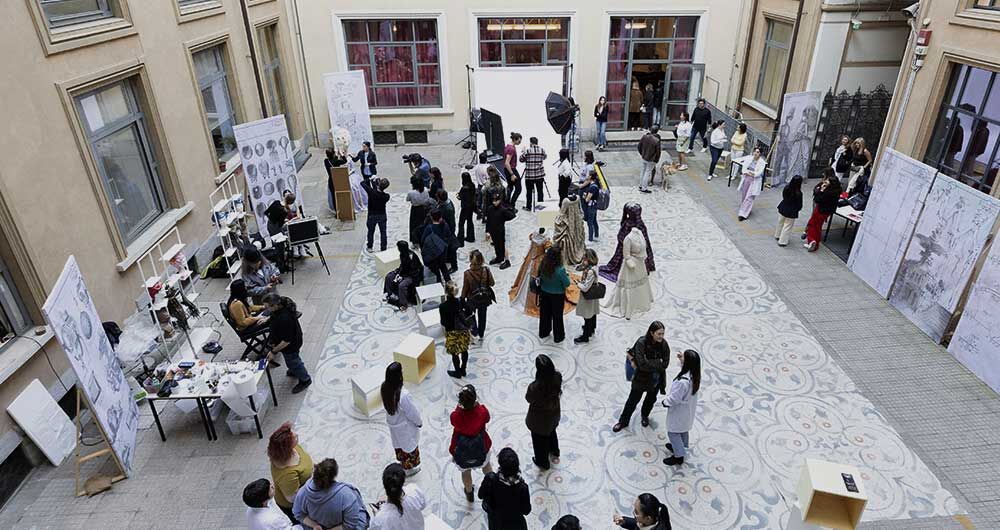 open day in cortile